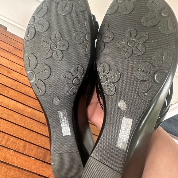 Bartolini women’s black wedge crisscross sandals size 10 - Picture 3 of 7